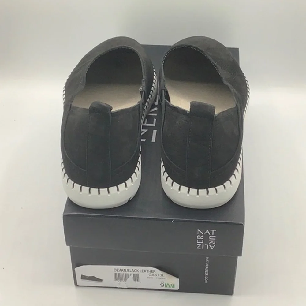 NATURALIZER Black Devan Leather Slip-On Sneakers